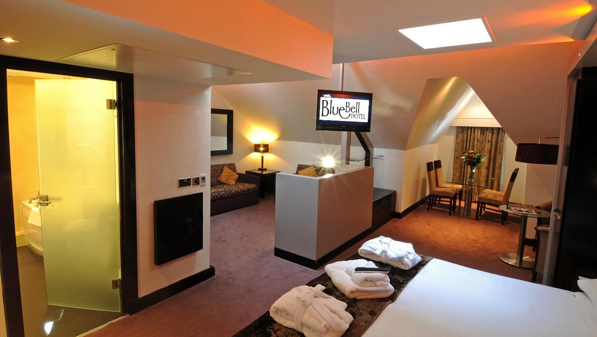 The Bluebell Hotel นีธ ภายนอก รูปภาพ