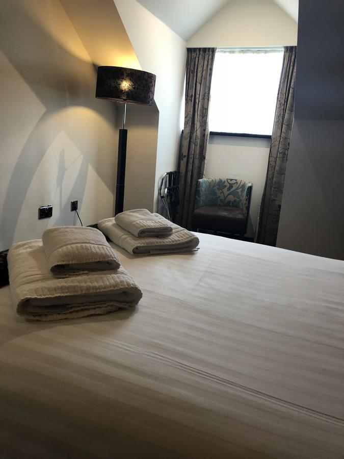 The Bluebell Hotel นีธ ภายนอก รูปภาพ
